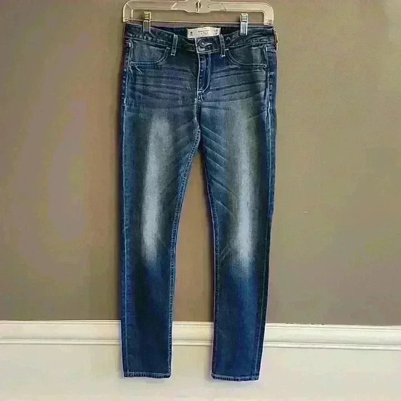 Abercrombie and Fitch Blue Denim Jegging Jean - Picture 1 of 9